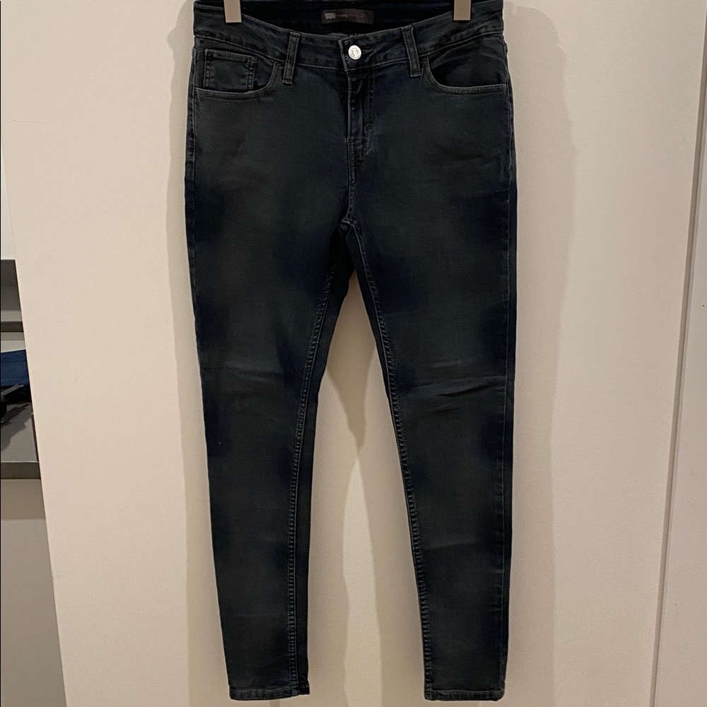 Levi's Women's Dark Gray Skinny Jeans size W31/L30